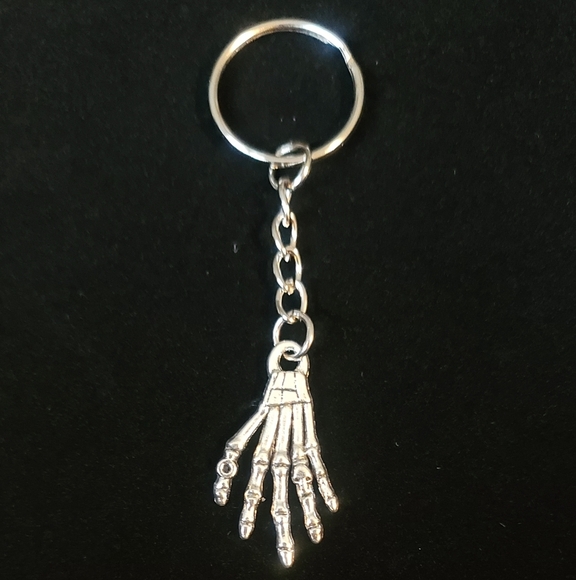 Silver Alloy Skeleton Hand Pendant Keychain - Picture 1 of 3